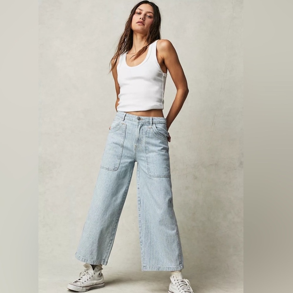 🌟FREE PEOPLE Piper Mid-Rise Crop Wide-Leg Jeans in Worn Railroad